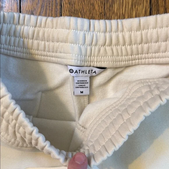 Athleta Forever Fleece Cargo Jogger, NWT, Medium, off-white color - Picture 3 of 4